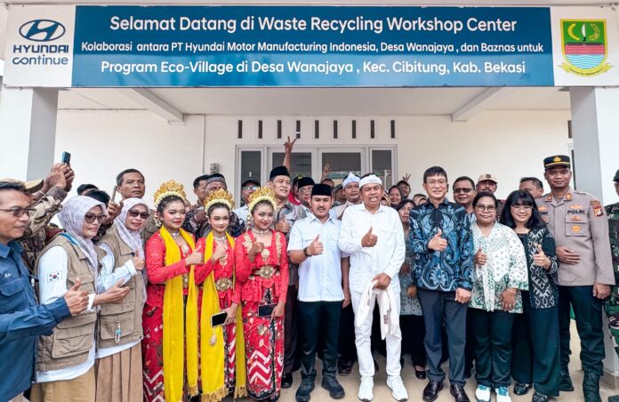 Gubernur Jawa Barat, Dedi Mulyadi, Bupati Kabupaten Bekasi, Ade Kuswara Kunang, President Director Hyundai Motor Manufacturing Indonesia, Hyunchul Bang, Resmikan Fasilitas Produksi Pelet Plastik di Hyundai Wanajaya Waste Recycling Center, Dukung Pertumbuhan Ekonomi Sirkular.