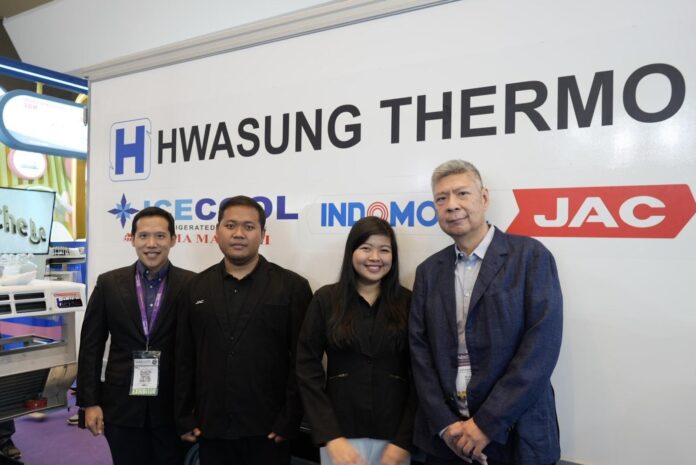 [dari kiri ke kanan] Albertus Whitney, Product Manager CV Delima Mandiri; Muhamad Rahma Arif, Product Development & Application Engineering Indomobil JAC; Fransiska Sonia Rickiyanto, Marketing Head Indomobil JAC; Arif Suhardiman, Direktur Hwasung Thermo.