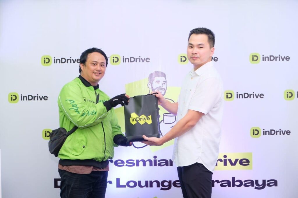 Momen Bapak Rio Aristo, Country Manager inDrive Indonesia memberikan Apresiasi kepada perwakilan pengemudi inDrive