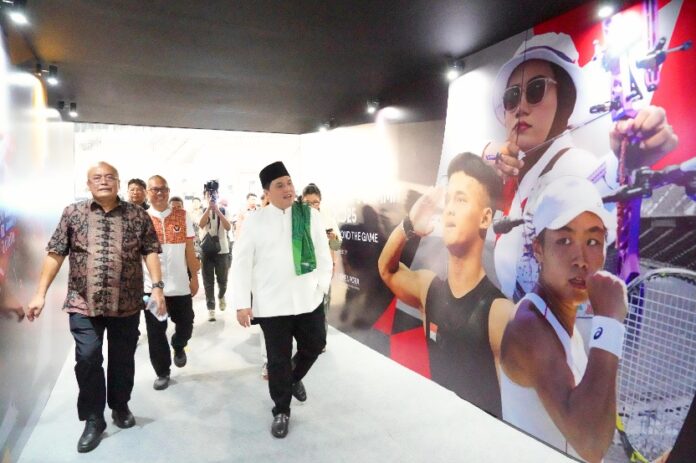 Menteri Pemuda dan Olahraga Republik Indonesia (Menpora RI), Erick Thohir, meninjau Indonesia Arena, Jakarta, Jumat (5/12) malam. Tinjauan dilakukan sehari sebelum bergulirnya Indonesia Sports Summit (ISS) 2025.