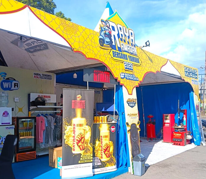 Gerai Raya Ramadan kolaborasi Yamaha dan Extrajoss Ultimate di Kalipuro, Banyuwangi Jawa Timur. Di dealer ini, pemudik bisa mengecek kondisi motor dan mendapatkan kesegaran dari Extrajoss Ultimate (Dok. Extrajoss Ultimate)